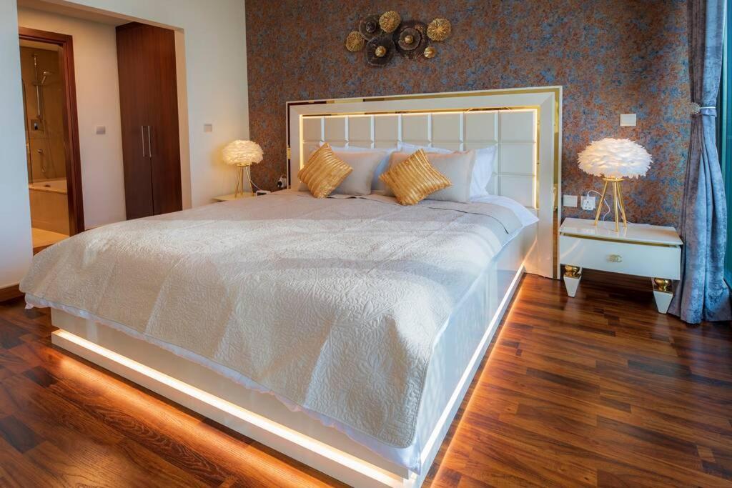 First Class 3Br With Full Burj Khalifa And Fountain View 迪拜 外观 照片